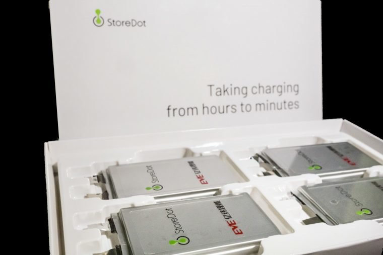 STOREDOT SE RAPPROCHE D’ÉLIMINER LES SOUCIS À LA RECHARGE ET À L’AUTONOMIE DES VE AVEC LES TOUT PREMIERS ÉCHANTILLONS DE BATTERIE LI-ION « RECHARGE EN 5 MINUTES »